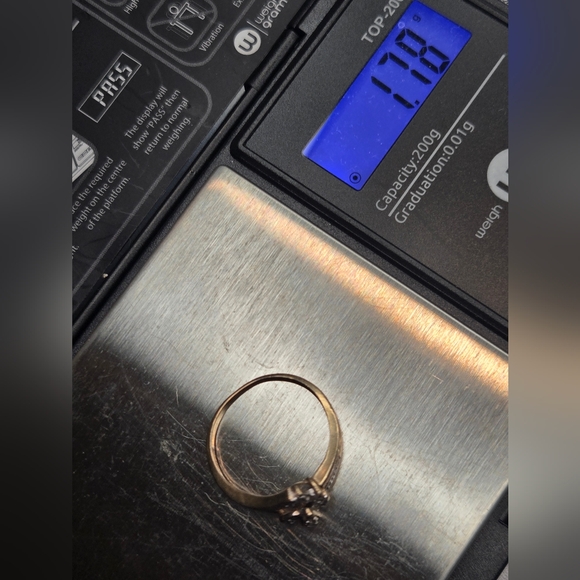 Vintage 10K Gold 6.5 Size Ring with Diamond Clusters Gorgeous 🥰 piece - Picture 15 of 15
